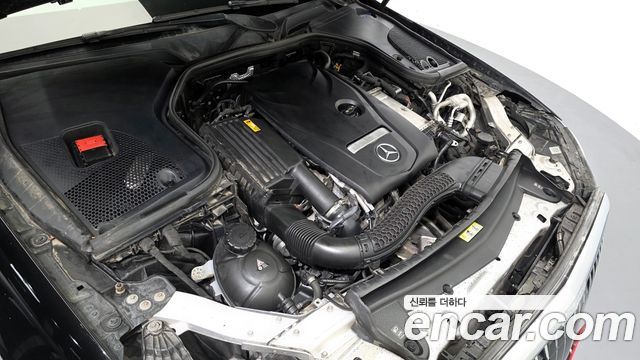 Mercedes-Benz E-Class E300 4MATIC Avnatgarde