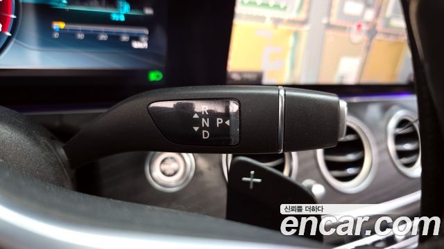 Mercedes-Benz E-Class E300 4MATIC Avnatgarde
