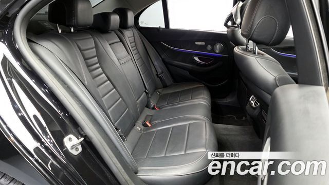 Mercedes-Benz E-Class E300 4MATIC Avnatgarde