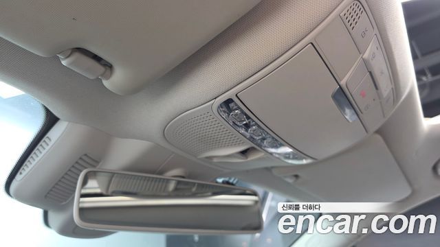 Mercedes-Benz E-Class E300 4MATIC Avnatgarde