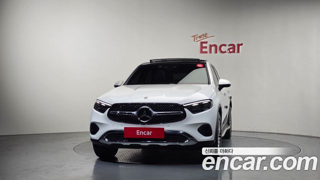 Mercedes-Benz GLC-Class GLC300 4MATIC Avnatgarde Coupe