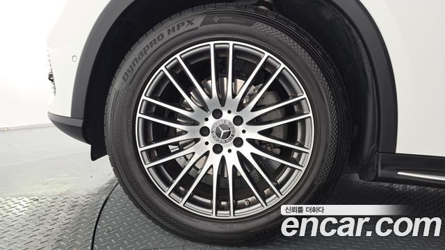 Mercedes-Benz GLC-Class GLC300 4MATIC Avnatgarde Coupe