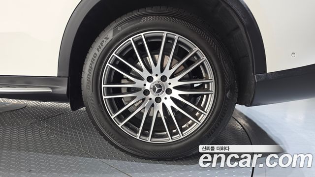 Mercedes-Benz GLC-Class GLC300 4MATIC Avnatgarde Coupe
