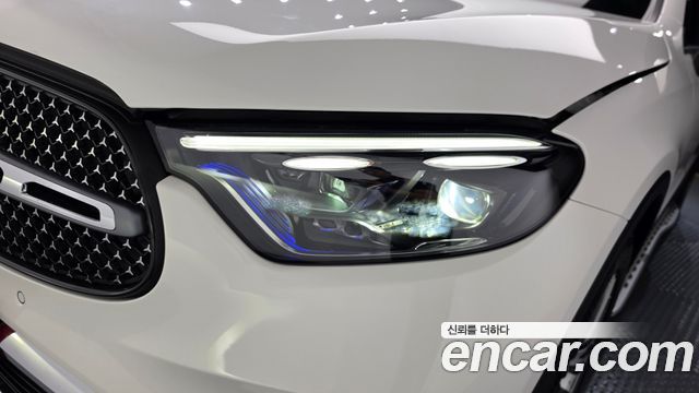 Mercedes-Benz GLC-Class GLC300 4MATIC Avnatgarde Coupe