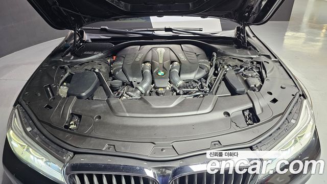 BMW 7-Series 750Li xDrive Premium