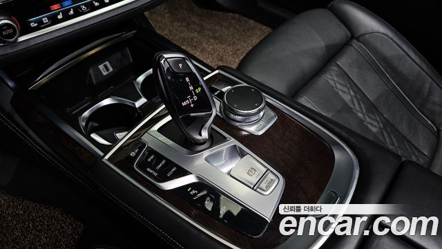 BMW 7-Series 750Li xDrive Premium