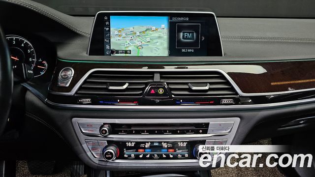 BMW 7-Series 750Li xDrive Premium