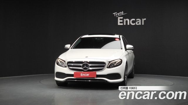 Mercedes-Benz E-Class E300 4MATIC Avnatgarde