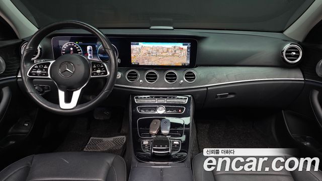 Mercedes-Benz E-Class E300 4MATIC Avnatgarde