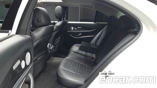 Mercedes-Benz E-Class E300 4MATIC Avnatgarde