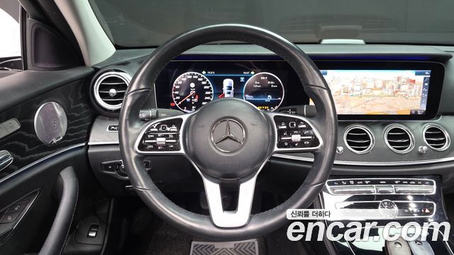 Mercedes-Benz E-Class E300 4MATIC Avnatgarde