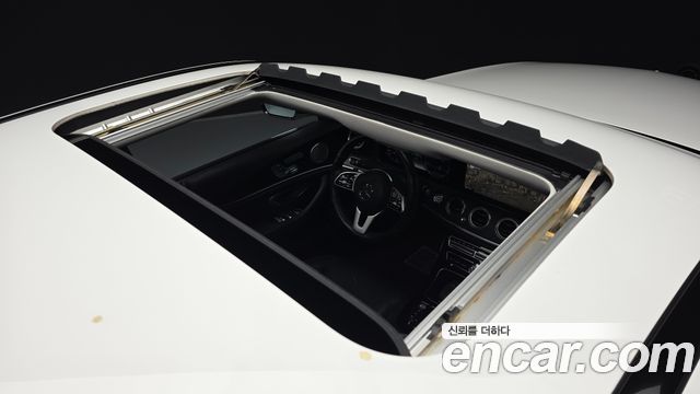 Mercedes-Benz E-Class E300 4MATIC Avnatgarde