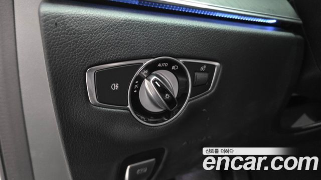 Mercedes-Benz E-Class E300 4MATIC Avnatgarde