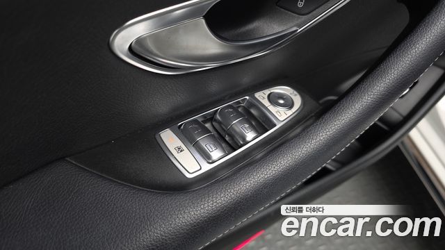 Mercedes-Benz E-Class E300 4MATIC Avnatgarde