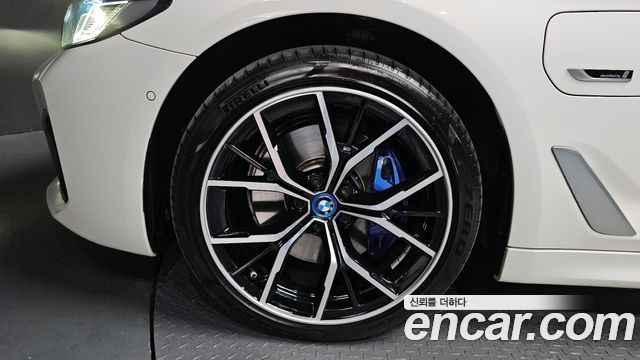 BMW 5-Series 530e M Sport