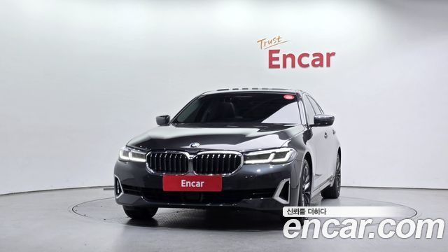 BMW 5-Series 530i xDrive Luxury