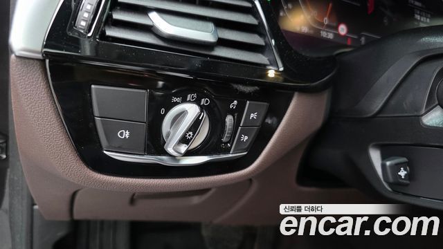 BMW 5-Series 530i xDrive Luxury