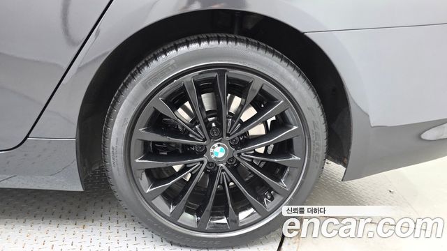BMW 5-Series 530i xDrive Luxury