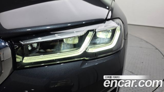 BMW 5-Series 530i xDrive Luxury