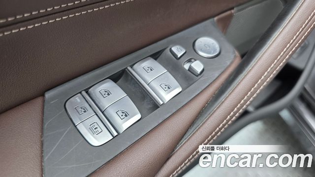BMW 5-Series 530i xDrive Luxury