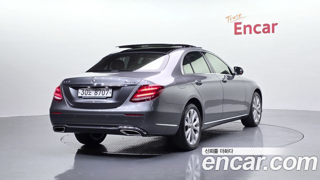 Mercedes-Benz E-Class E300 4MATIC Exclusive