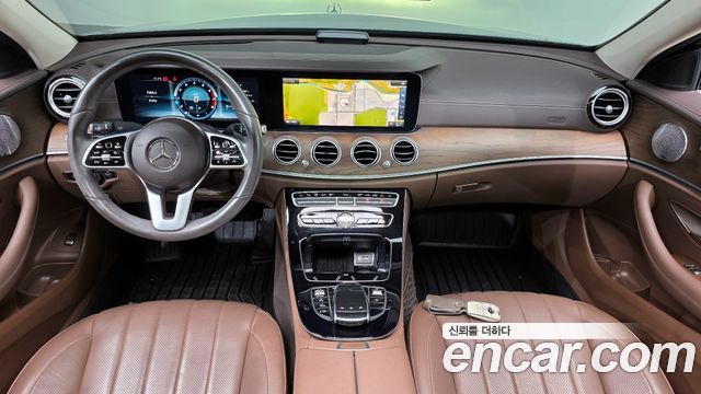 Mercedes-Benz E-Class E300 4MATIC Exclusive