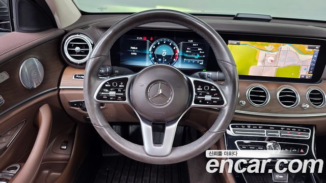 Mercedes-Benz E-Class E300 4MATIC Exclusive