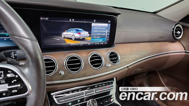 Mercedes-Benz E-Class E300 4MATIC Exclusive