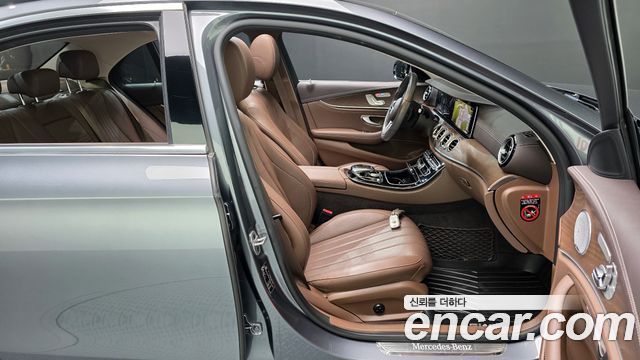 Mercedes-Benz E-Class E300 4MATIC Exclusive