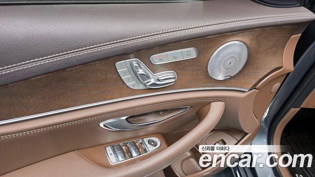 Mercedes-Benz E-Class E300 4MATIC Exclusive