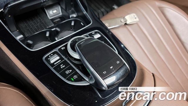 Mercedes-Benz E-Class E300 4MATIC Exclusive