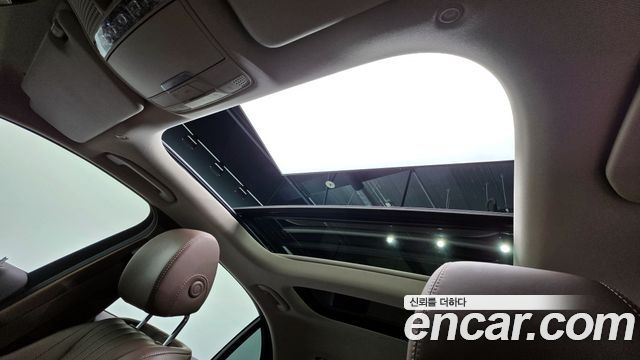 Mercedes-Benz E-Class E300 4MATIC Exclusive