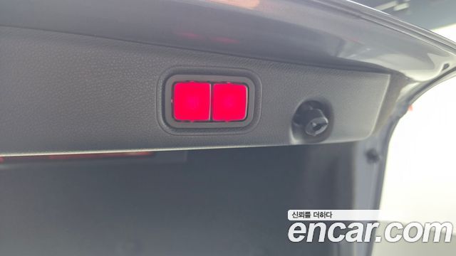 Mercedes-Benz E-Class E300 4MATIC Exclusive