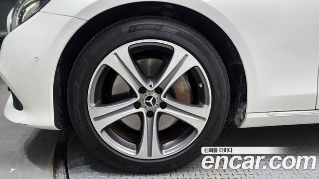 Mercedes-Benz E-Class E300 Avantgarde