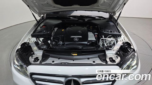 Mercedes-Benz E-Class E300 Avantgarde