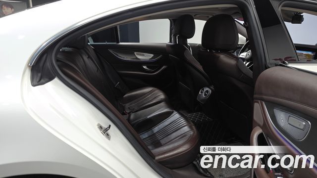 Mercedes-Benz CLS-Class CLS300d AMG Line