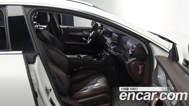 Mercedes-Benz CLS-Class CLS300d AMG Line
