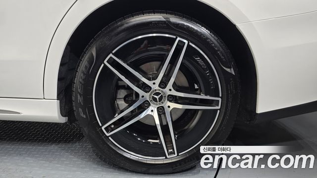 Mercedes-Benz E-Class E200 AMG Line