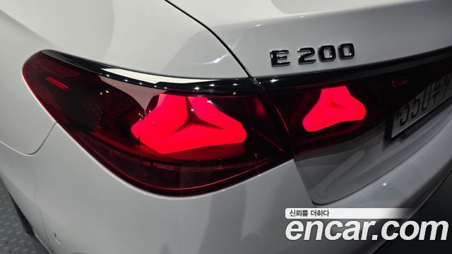Mercedes-Benz E-Class E200 AMG Line