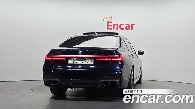 BMW 7-Series M760Li xDrive