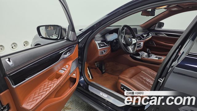 BMW 7-Series M760Li xDrive