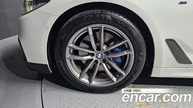 BMW 5-Series 530i M Sport Package Plus