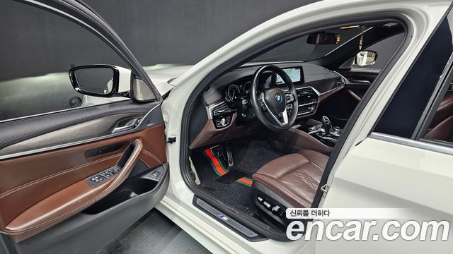 BMW 5-Series 530i M Sport Package Plus