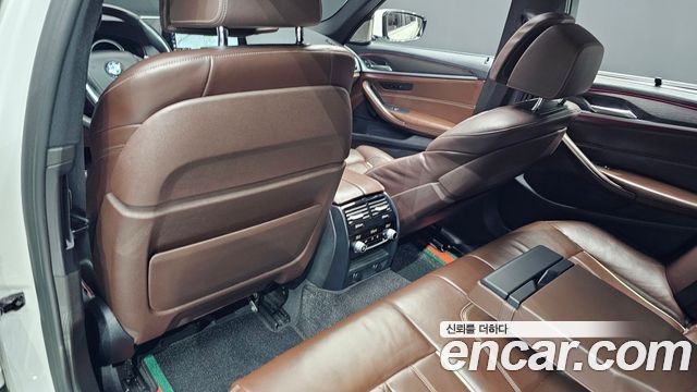 BMW 5-Series 530i M Sport Package Plus