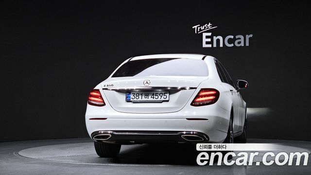 Mercedes-Benz E-Class E300 Avantgarde