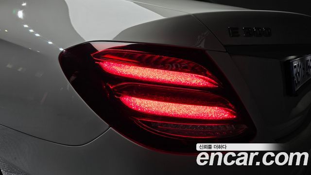 Mercedes-Benz E-Class E300 Avantgarde