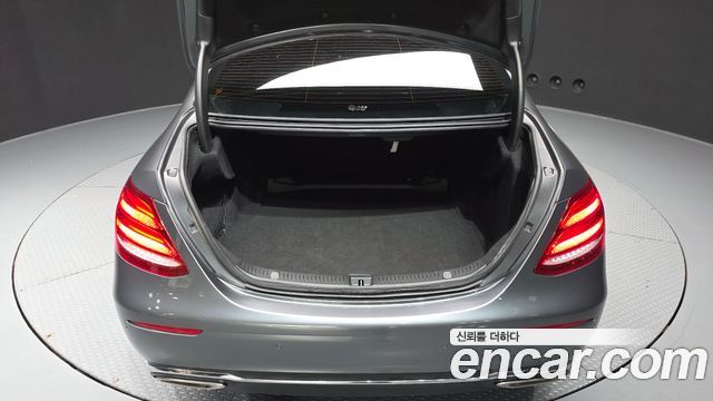 Mercedes-Benz E-Class E300 Avantgarde
