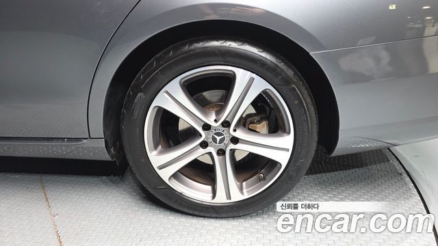 Mercedes-Benz E-Class E300 Avantgarde