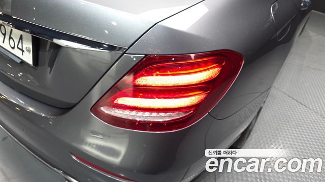 Mercedes-Benz E-Class E300 Avantgarde