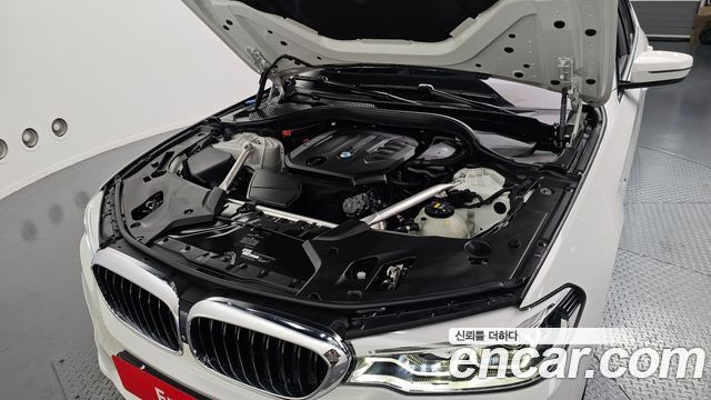 BMW 5-Series 520d xDrive M Sport Package Plus